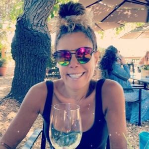 Meet your Posher, Dena